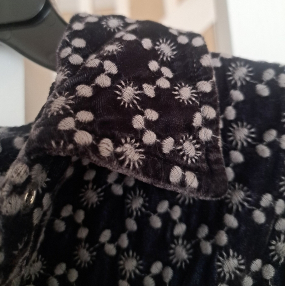 Johnny Was Western Style Pearl  snap down Grey Velvet embriodered blouse EUC szS - Picture 7 of 10
